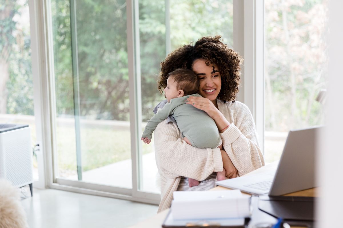 Managing Time And Responsibilities Between Work And Caring For A Newborn